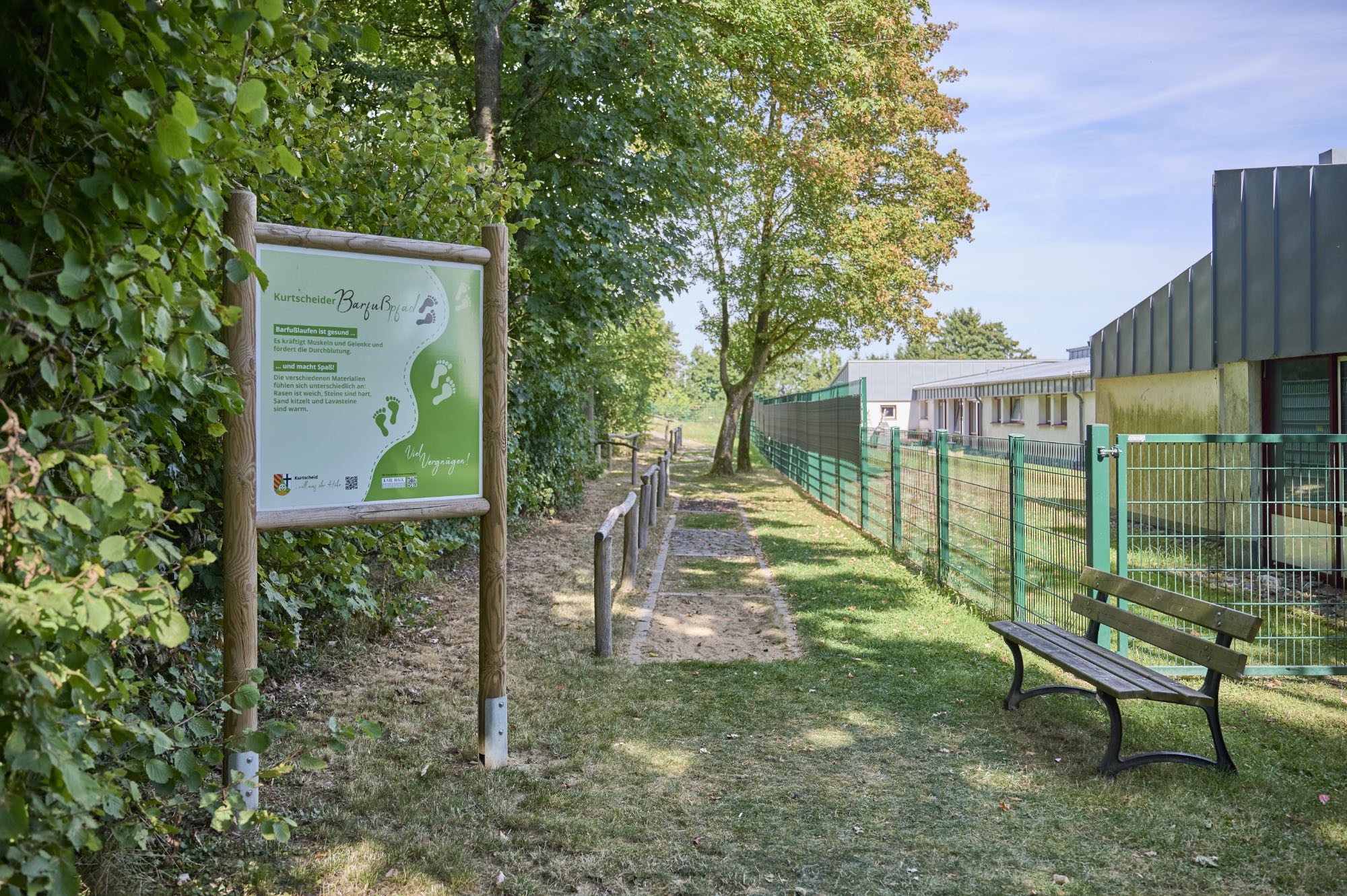 Barfußpfad in Kurtscheid mit Begrüßungsschild